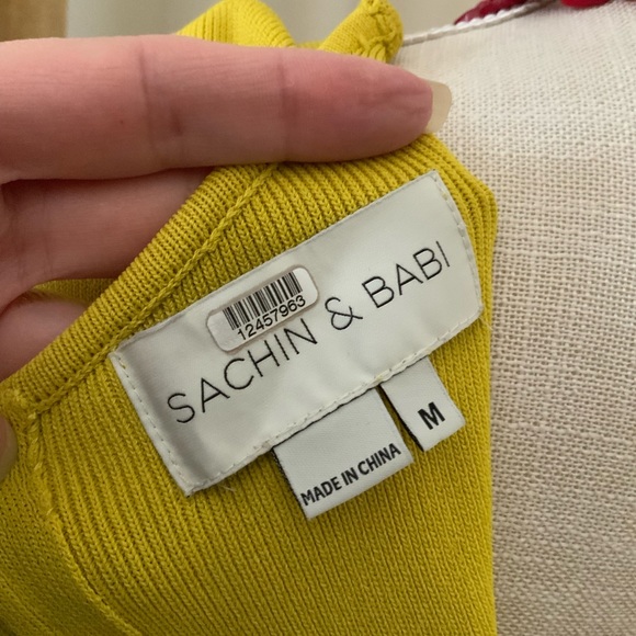 Sachin & Babi Yellow Pleated belted dress - Picture 4 of 9